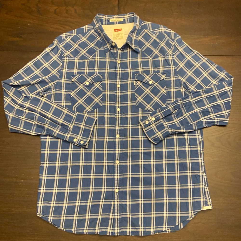 Levi’s Blue Check Long Sleeve Button-Up. Size XL. Condition 9/10.